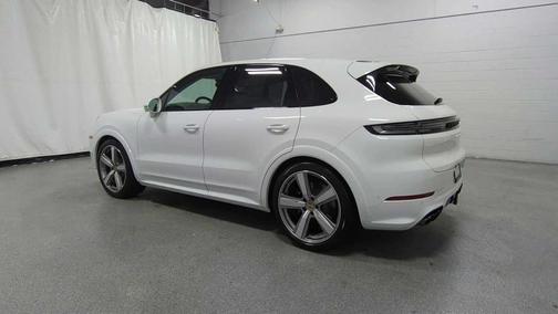 2025 Porsche Cayenne GTS