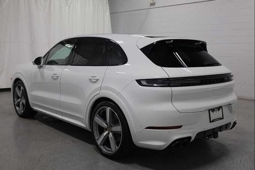 2025 Porsche Cayenne GTS
