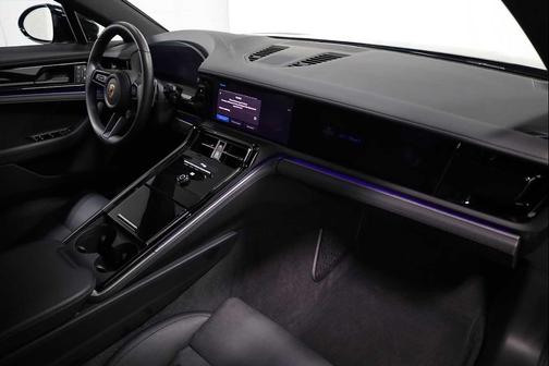 2025 Porsche Panamera 4