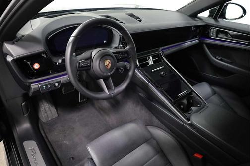 2025 Porsche Panamera 4