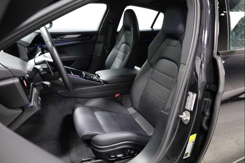 2025 Porsche Panamera 4