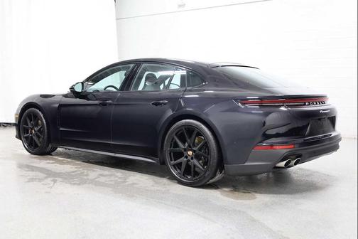 2025 Porsche Panamera 4