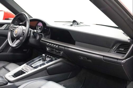 2022 Porsche 911 Carrera