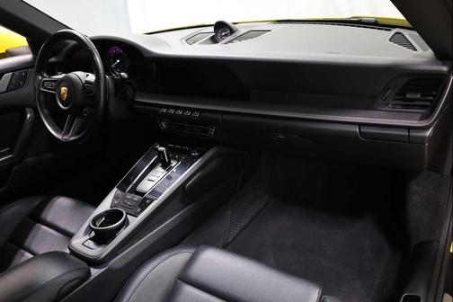 2022 Porsche 911 Carrera