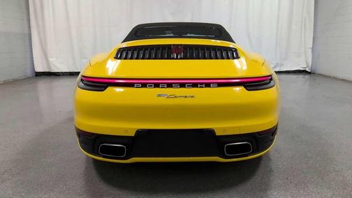 2022 Porsche 911 Carrera