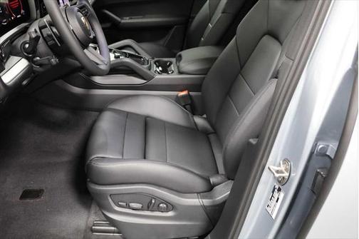 2024 Porsche Cayenne AWD