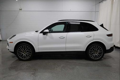 2023 Porsche Cayenne Platinum Edition