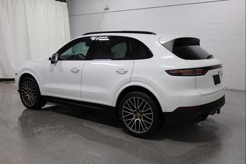 2023 Porsche Cayenne Platinum Edition