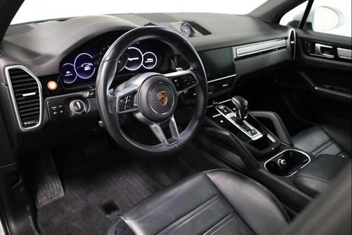 2023 Porsche Cayenne Platinum Edition