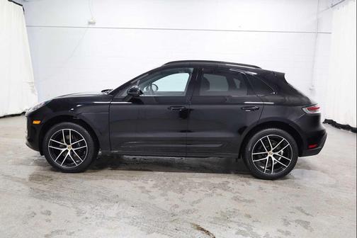 2025 Porsche Macan AWD