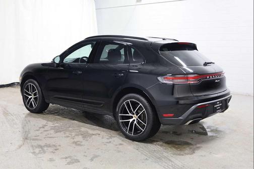2025 Porsche Macan AWD
