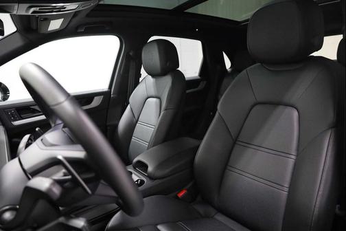 2025 Porsche Cayenne S