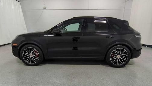 2025 Porsche Cayenne S