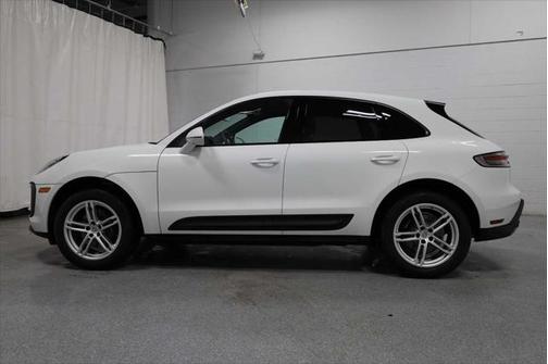 2022 Porsche Macan Base