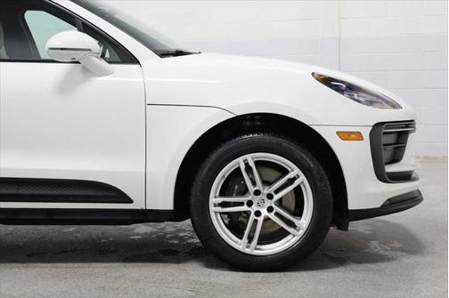 2022 Porsche Macan Base