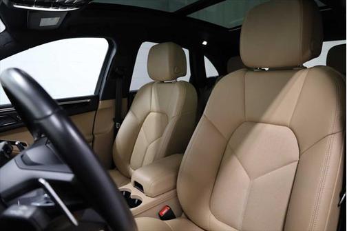 2022 Porsche Macan Base