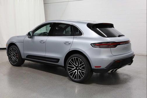 Dolomite Silver Metallic 2026 Porsche Macan Macan S
