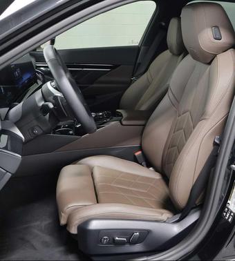 Black Sapphire Metallic 2024 BMW 530 xDrive