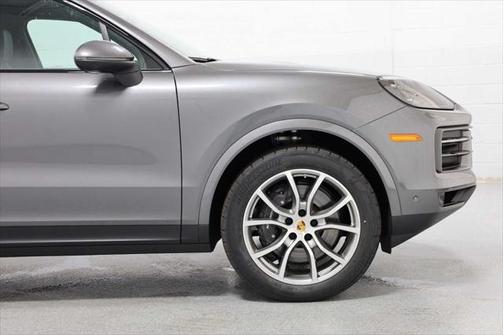 2024 Porsche Cayenne AWD