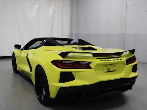 Accelerate Yellow Metallic 2023 Chevrolet Corvette Stingray w/3LT