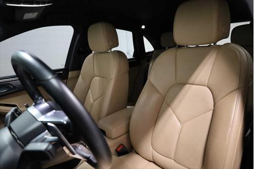 2020 Porsche Macan Base