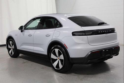 2025 Porsche Macan Electric