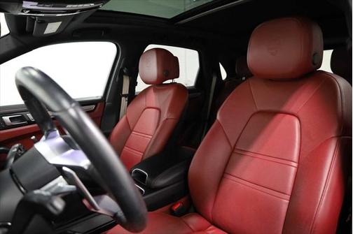 2022 Porsche Cayenne Platinum Edition