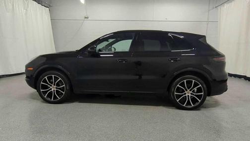 2022 Porsche Cayenne Platinum Edition