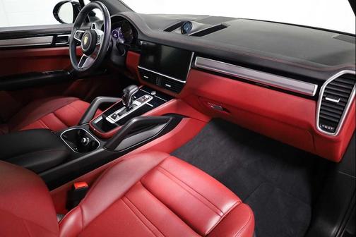 2022 Porsche Cayenne Platinum Edition