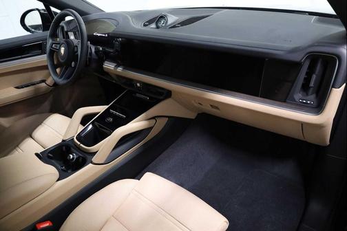 Chromite Black Metallic 2026 Porsche Cayenne S