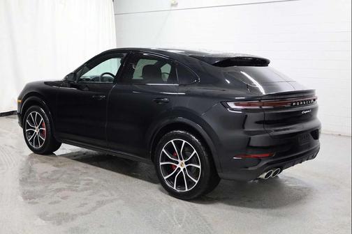 Chromite Black Metallic 2026 Porsche Cayenne S