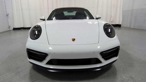 2022 Porsche 911 Carrera GTS