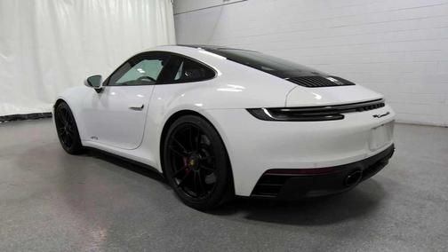 2022 Porsche 911 Carrera GTS