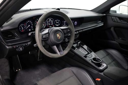 2022 Porsche 911 Carrera GTS
