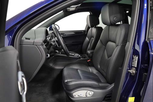 2022 Porsche Macan AWD