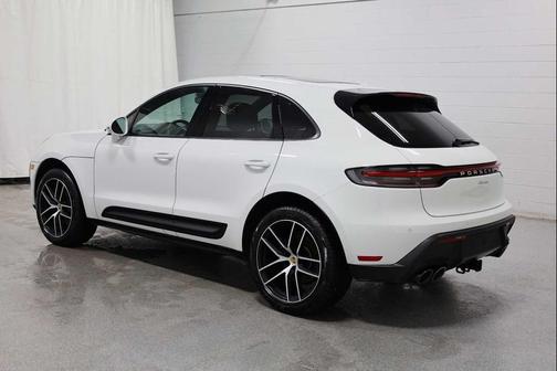 2025 Porsche Macan AWD