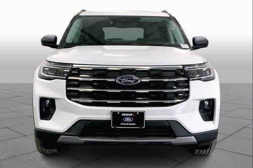 Star White Metallic Tri-Coat 2026 Ford Explorer Active