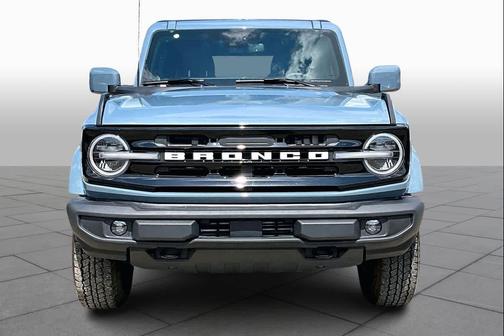 Azure Gray Metallic Tri-Coat 2025 Ford Bronco Outer Banks