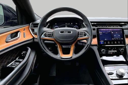 Diamond Black Crystal Pearlcoat 2025 Jeep Grand Cherokee L Summit Reserve