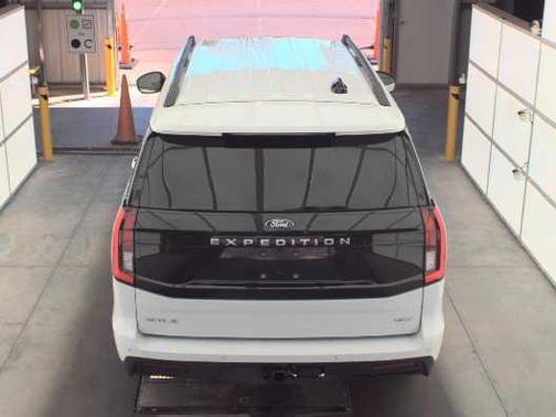 Oxford White 2025 Ford Expedition Max Active 4x2