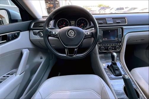 2018 Volkswagen Passat 2.0T SE