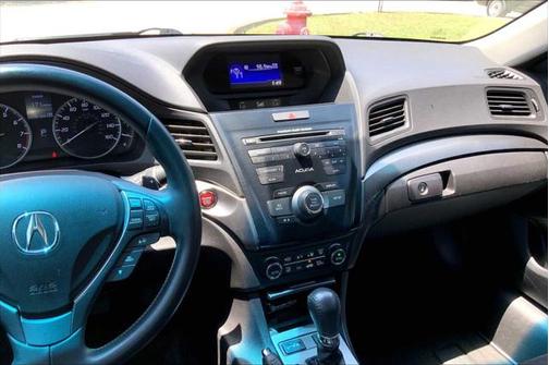 2015 Acura ILX 2.0L w/Premium Package