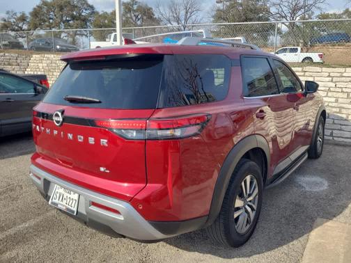 2023 Nissan Pathfinder SL FWD
