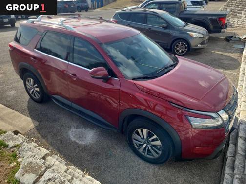 2023 Nissan Pathfinder SL FWD