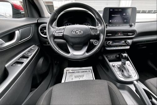 2022 Hyundai KONA SEL