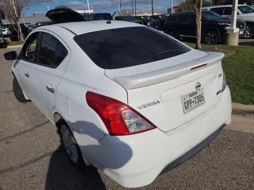 2015 Nissan Versa 1.6 SV