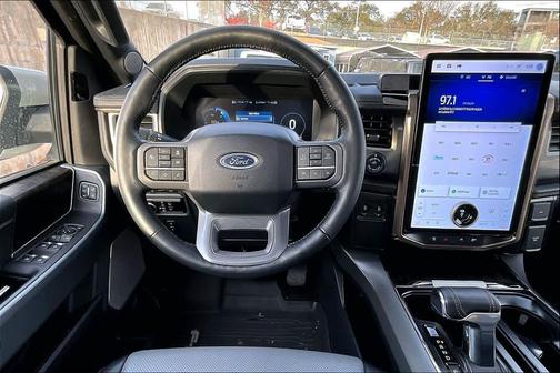 2023 Ford F-150 Lightning LARIAT