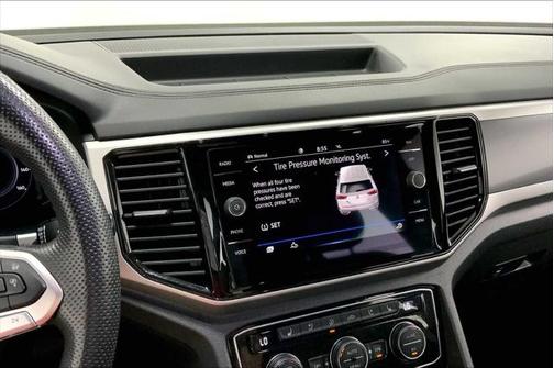 2023 Volkswagen Atlas Cross Sport 3.6L V6 SEL Premium R-Line