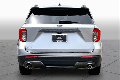 Iconic Silver Metallic 2023 Ford Explorer XLT