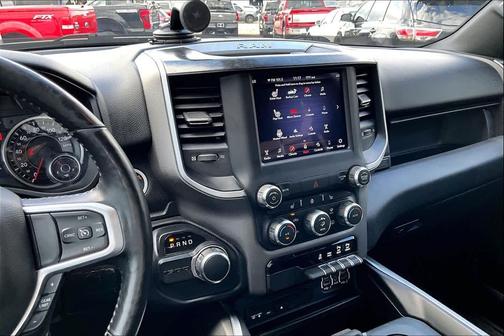Bright White Clearcoat 2019 RAM 1500 Big Horn
